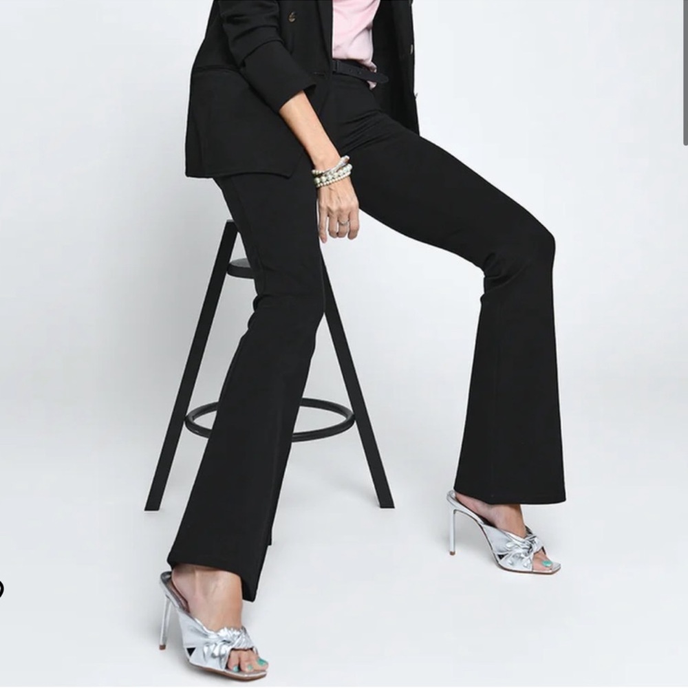 Betabrand Classic Dress Pant Yoga Pants Bootcut EUC Size M Short in Dark Navy - Picture 8 of 8